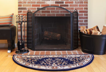 Nine essential tools for wood fireplaces
