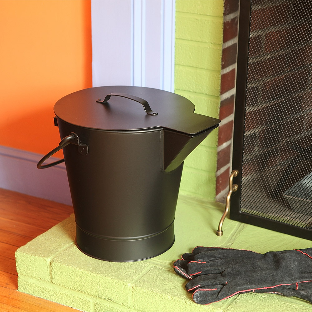 Minuteman Ash Bucket with Lid