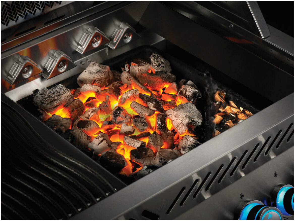 Napoleon Gaz Grill with Charcoal Pan
